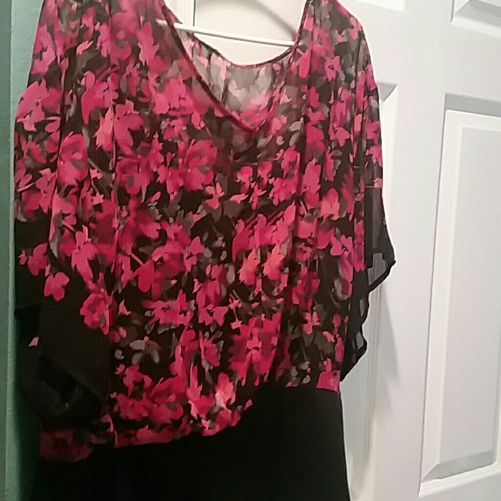 Beautiful blouse with attached cami Large